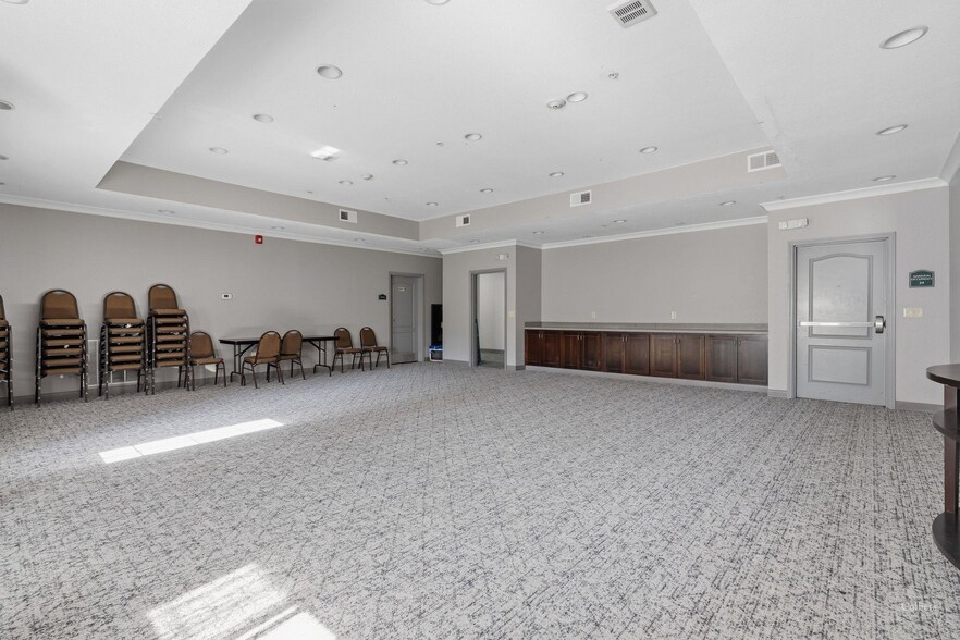 More Photos Of 334 Caroline St, Orange Hotel For Sale