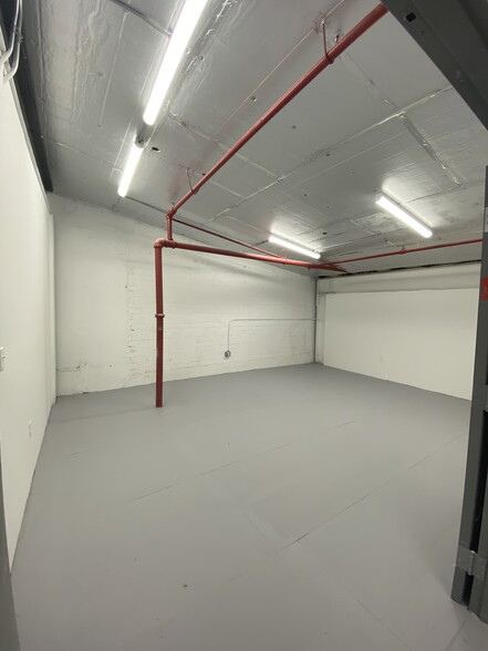 More Photos Of 901 E 31st St, Los Angeles Manufacturing For Lease