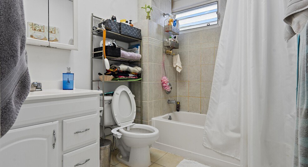 More Photos Of 2106 Young St, Honolulu Apartments For Sale