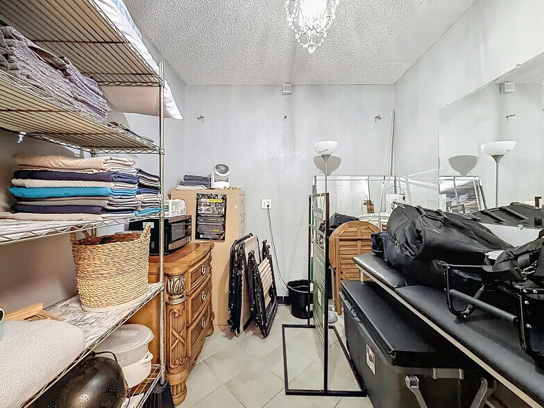 More Photos Of 13414 US Highway 19, Hudson Showroom For Lease