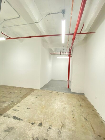 More Photos Of 901 E 31st St, Los Angeles Manufacturing For Lease
