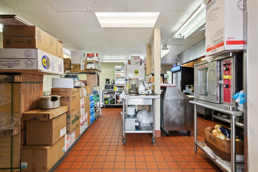 More Photos Of 3332 Victory Blvd, Portsmouth Fast Food For Sale