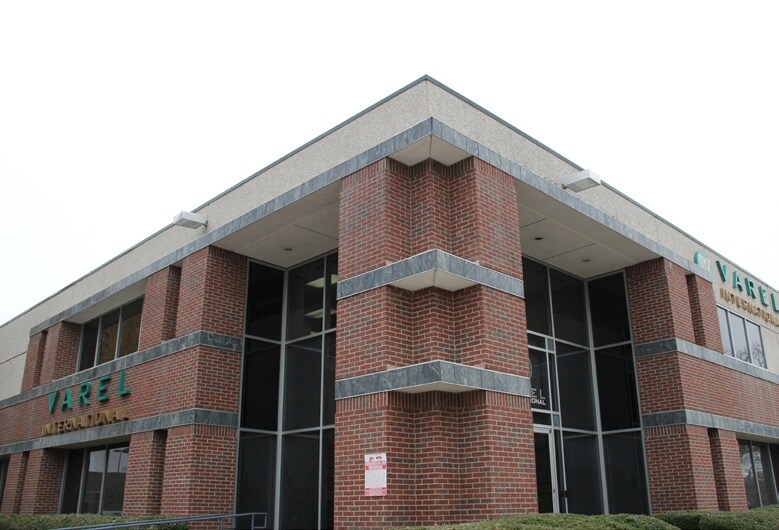 More Photos Of 1625 W Crosby Rd, Carrollton Light Distribution For Lease