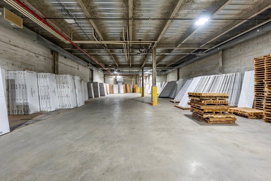 More Photos Of 2544 Borough Pl, Woodside Warehouse For Sale