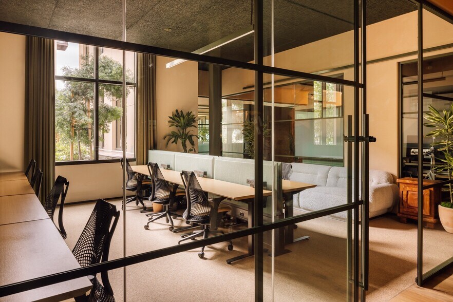 More Photos Of 1300 El Camino Real, Menlo Park Coworking Space