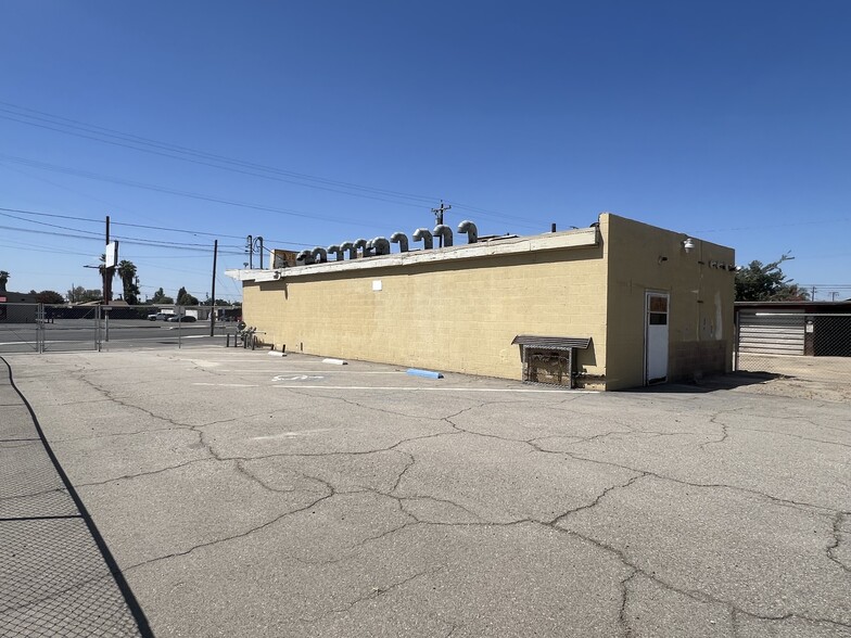 More Photos Of 2200 S Chester Ave, Bakersfield Freestanding For Sale