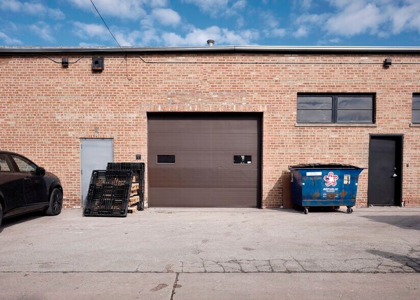 More Photos Of 5480 N Elston Ave, Chicago Warehouse For Lease