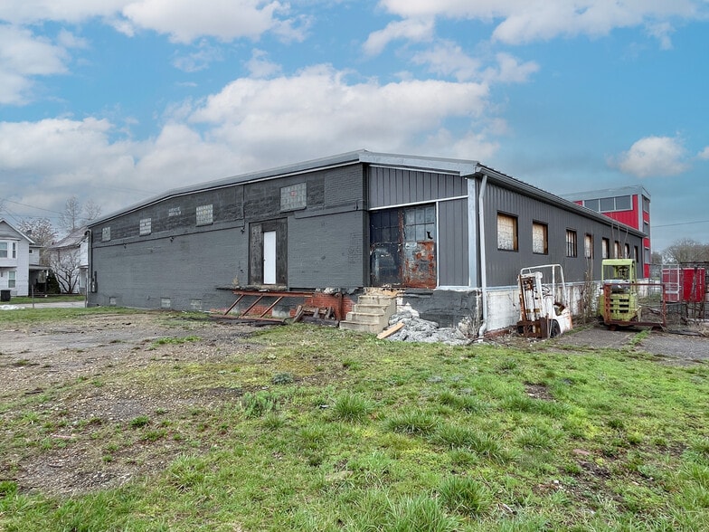 More Photos Of 355 W Main St, Newark Warehouse For Sale