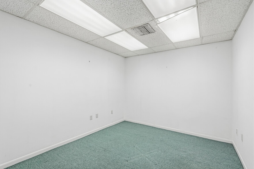 More Photos Of 2145 15th Ave, Vero Beach Office For Sale