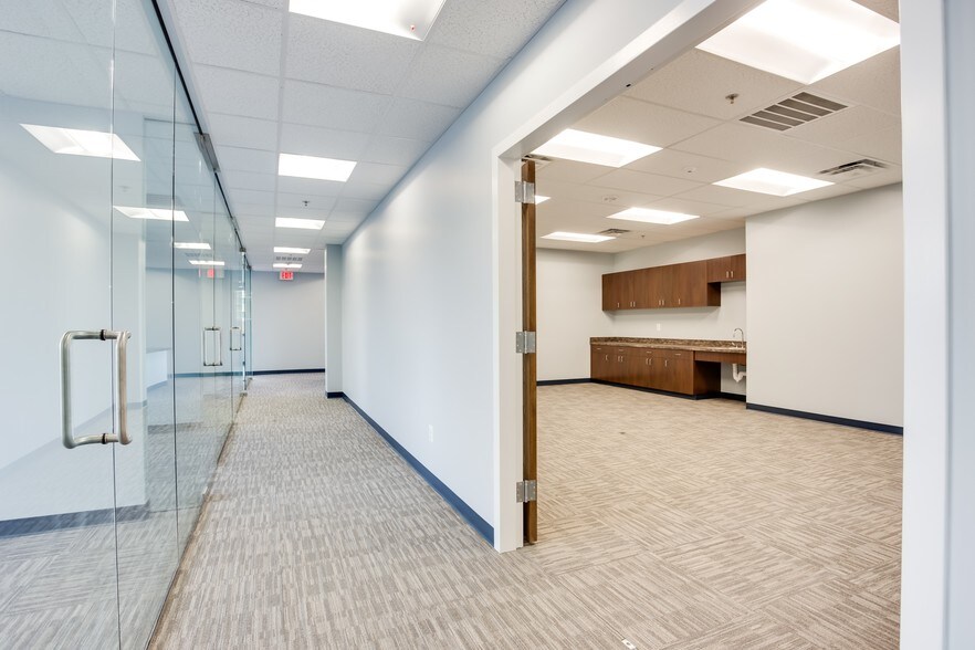 More Photos Of 400 Corporate Dr, Stafford Office For Sale