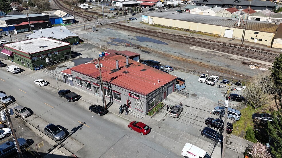 More Photos Of 135 E Hill St, Monroe Auto Repair For Sale