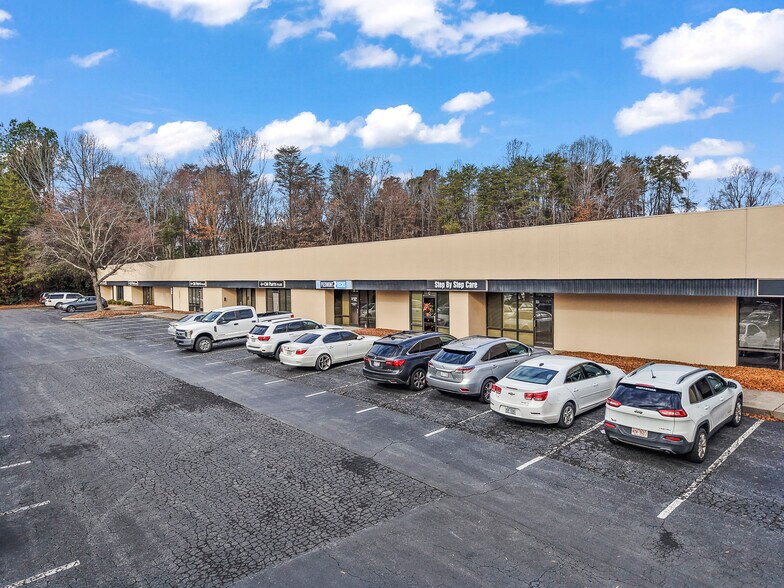 More Photos Of 4310 Enterprise Dr, Winston-Salem Light Manufacturing For Lease