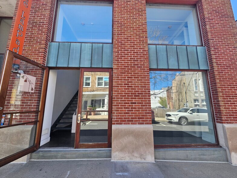 More Photos Of 75 Washington St, Sag Harbor Storefront Retail Office For Lease