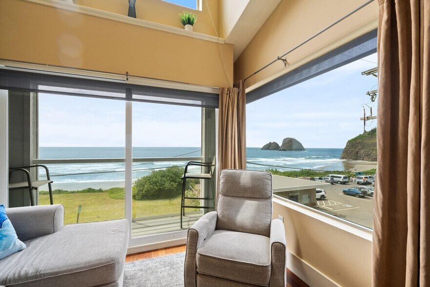 More Photos Of 1505 Pacific Ave NW, Oceanside Hotel For Sale