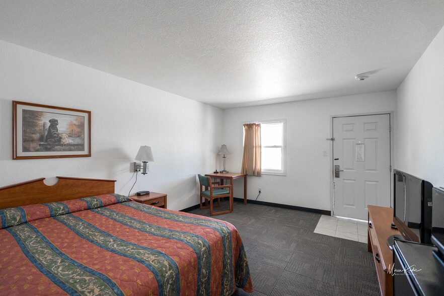 More Photos Of 203 SW 7th St, Stuart Hotel For Sale