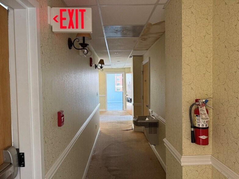 More Photos Of 327 Main St, Greenwood Office For Sale