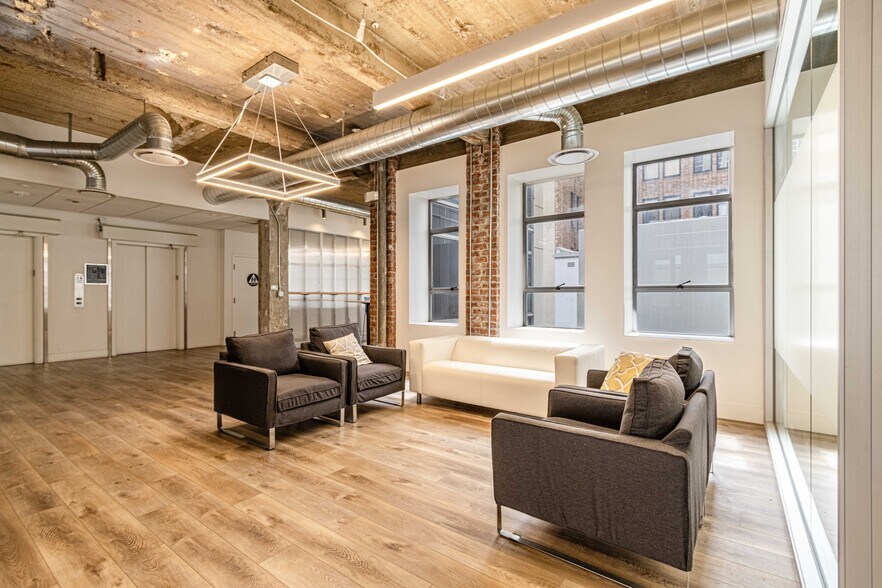 More Photos Of 1700 Broadway, Oakland Office For Lease