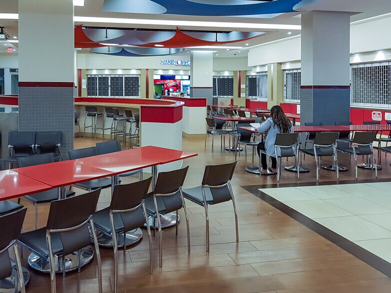 More Photos Of 384 Yonge St, Toronto Apartments For Sale