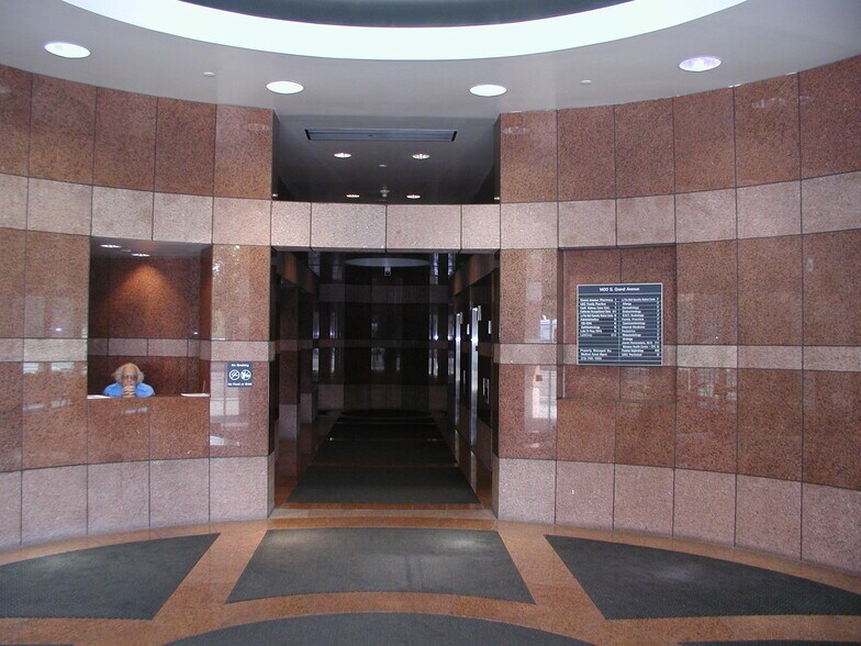 More Photos Of 1400 S Grand Ave, Los Angeles Medical For Lease