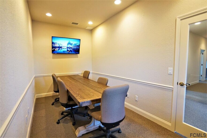 More Photos Of 2561 Moody Blvd, Flagler Beach Office For Lease