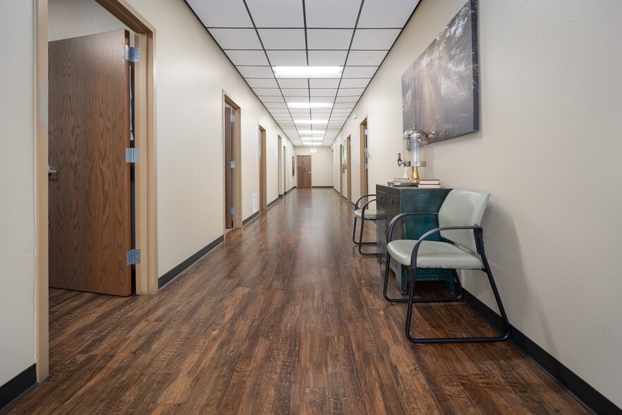 More Photos Of 4200 Carriage Way, Weatherford Medical For Sale