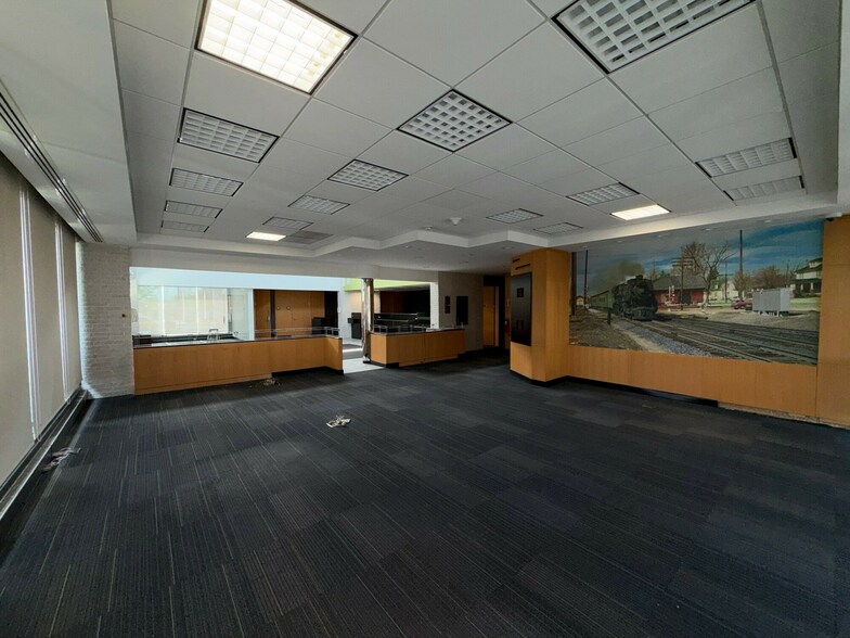 More Photos Of 385 White Horse Pike, Atco Bank For Lease