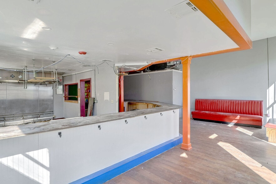 More Photos Of 608 Frenchmen St, New Orleans General Retail For Sale