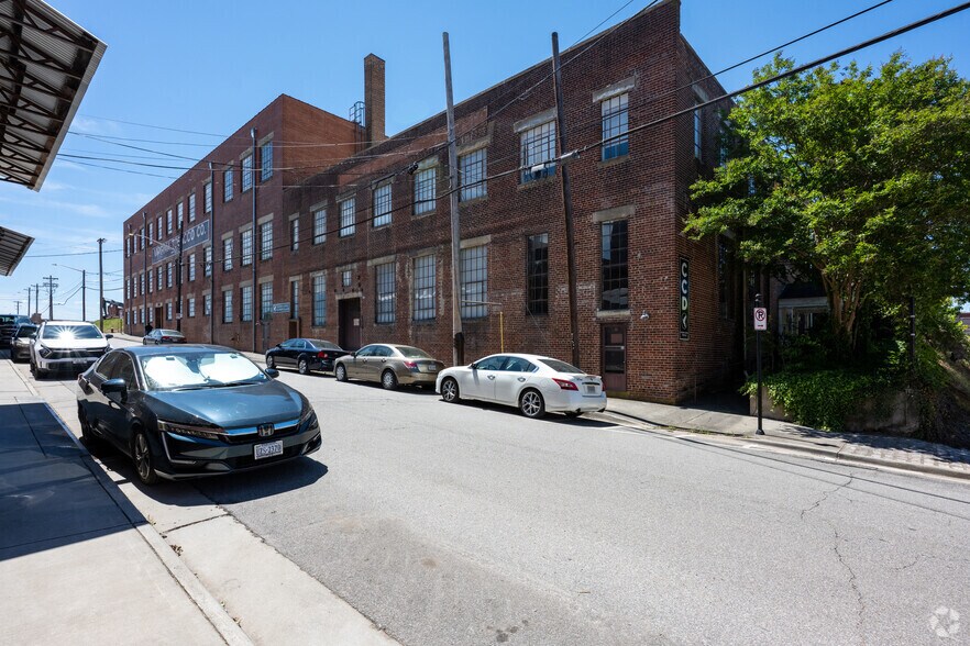 More Photos Of 614 Lynn St, Danville Apartments For Lease