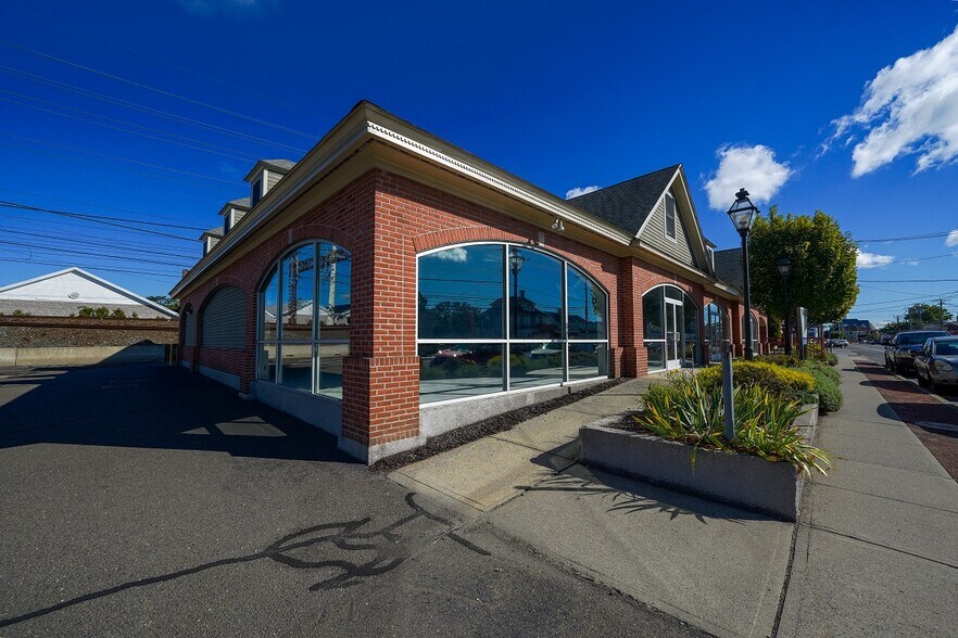 More Photos Of 1916 Post Rd, Fairfield Storefront Retail Office For Lease