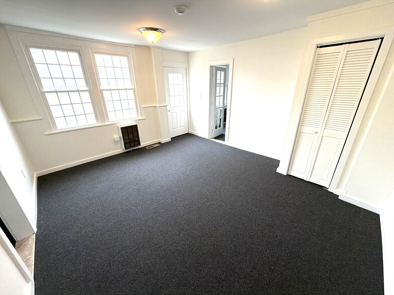 More Photos Of 129 Main St, Old Saybrook Apartments For Lease