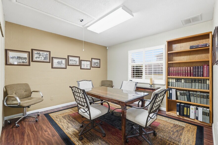 More Photos Of 500-510 Tarpon Ave E, Tarpon Springs Office For Sale