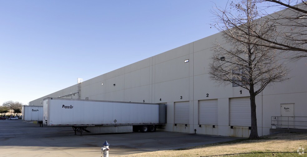 More Photos Of 1600 Wallace Dr, Carrollton Research And Development For Lease