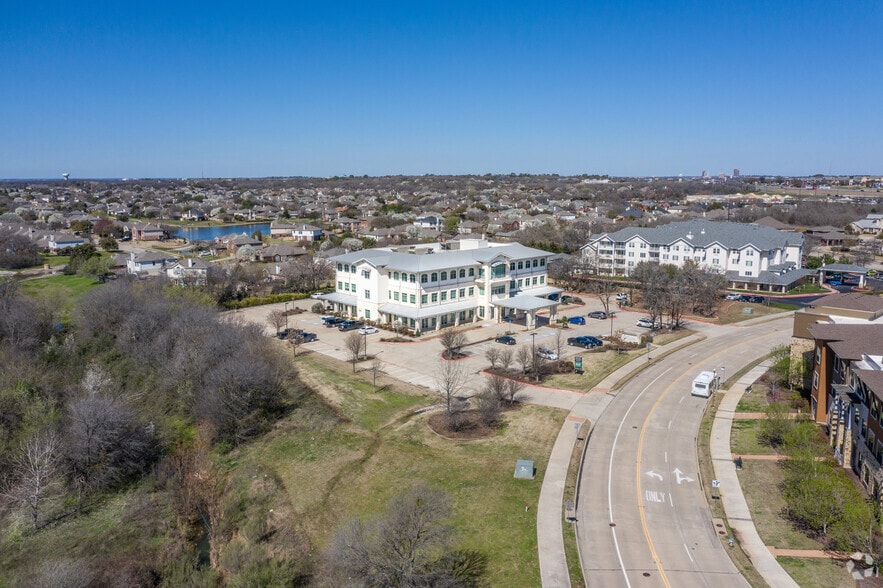 More Photos Of 2800 Shoreline Dr, Denton Medical For Lease