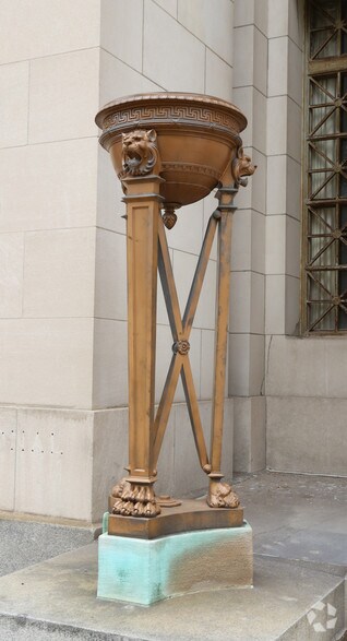 More Photos Of 167 S High St, Columbus Office For Sale