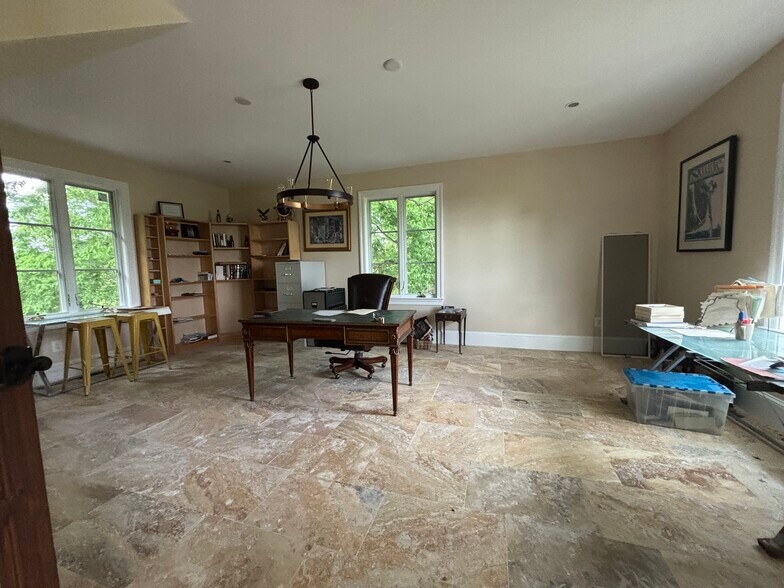 More Photos Of 11500 Springridge Rd, Potomac Specialty For Sale