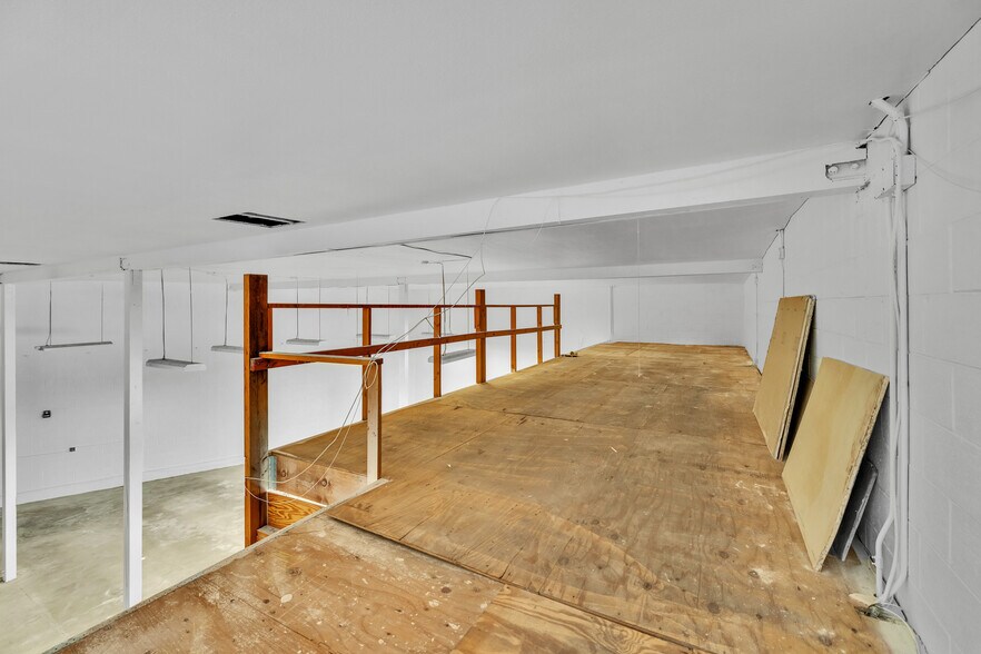 More Photos Of 4931 Venice Blvd, Los Angeles Storefront For Lease