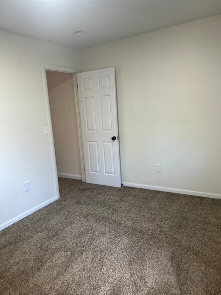 More Photos Of 3074 Howey Rd, Columbus Apartments For Sale