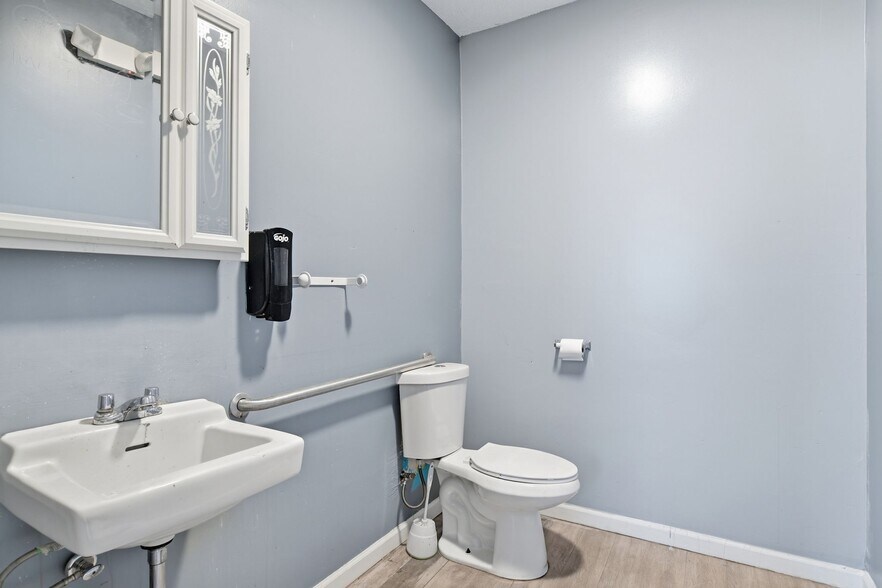 More Photos Of 1508 Main St, Agawam Restaurant For Sale