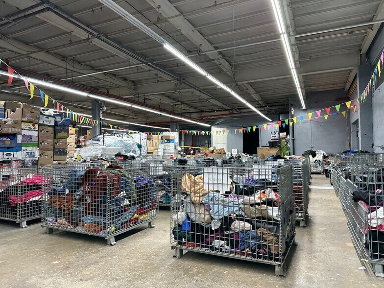 More Photos Of 2910 20th Ave, Astoria Warehouse For Lease