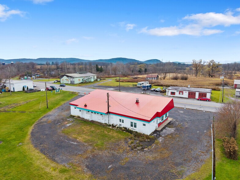 More Photos Of 9681 US 20, Cassville Restaurant For Sale