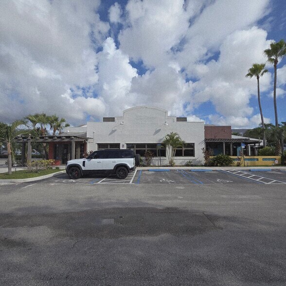 More Photos Of 8191 NW 12th St, Doral Restaurant For Lease