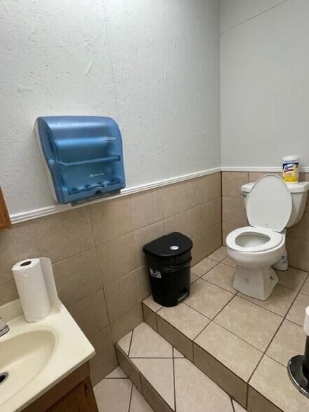 More Photos Of 2951 Jefferson St, Macon Office Residential For Sale