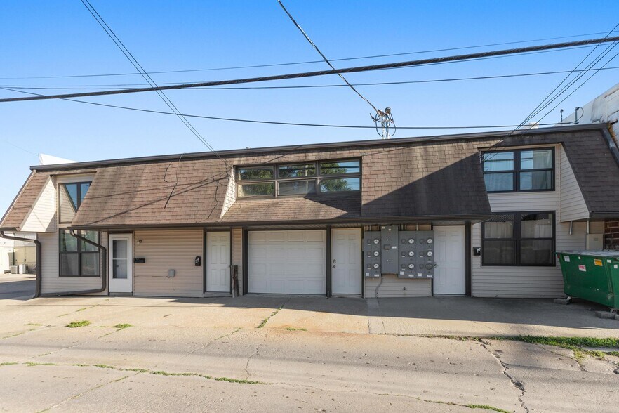 More Photos Of 307 E Main St, Knoxville Storefront Retail Residential For Sale