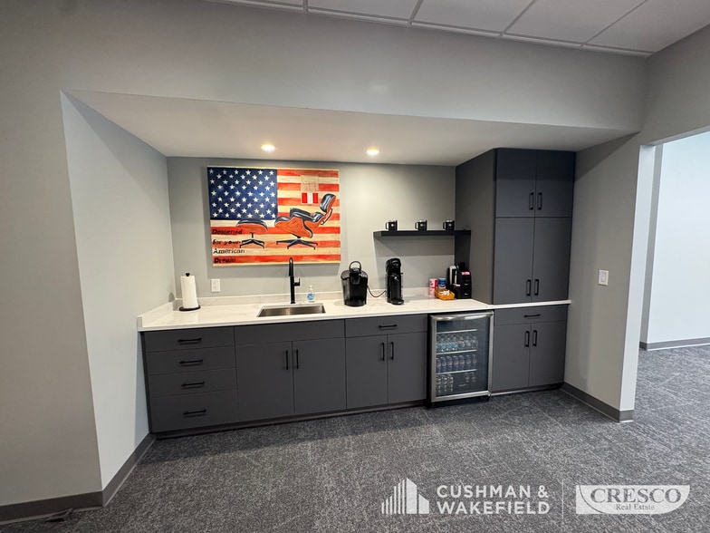 More Photos Of 29992 Lorain Rd, North Olmsted Office For Sale