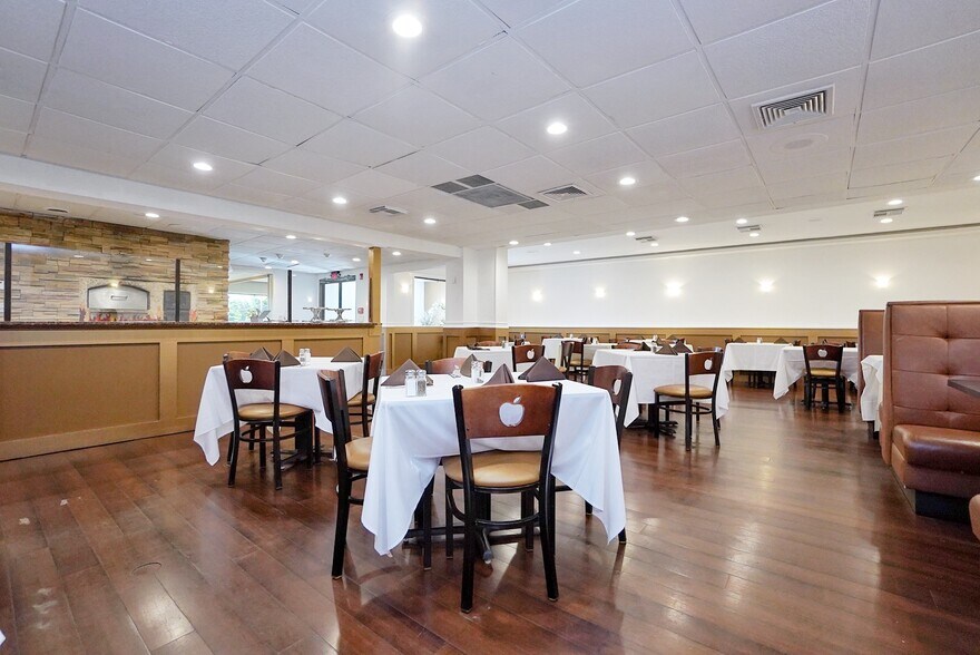 More Photos Of 306 Gatzmer Ave, Jamesburg Restaurant For Lease