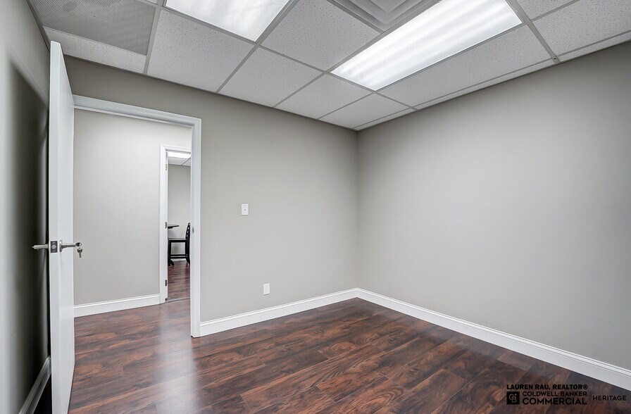 More Photos Of 400-460 Fame Rd, Dayton Light Distribution For Lease