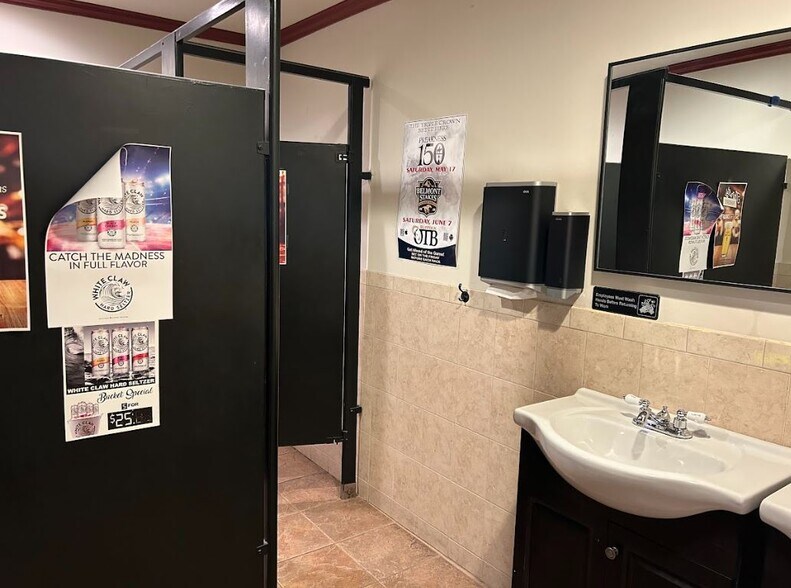 More Photos Of 742-746 Middle Country Rd, Selden Freestanding For Sale