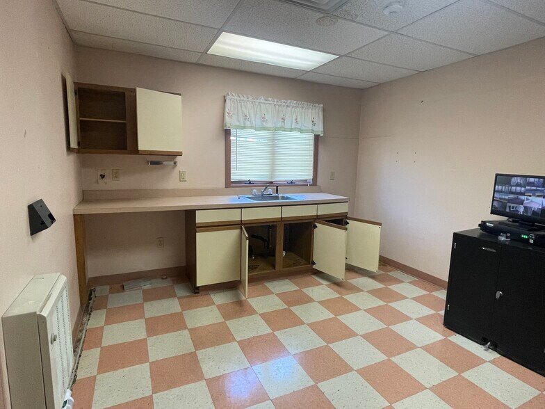 More Photos Of 300 W Main St, Northborough Unknown For Sale