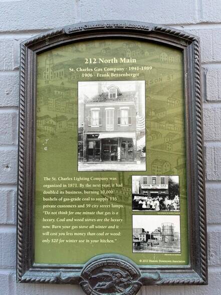 More Photos Of 212 N Main St, Saint Charles Restaurant For Lease