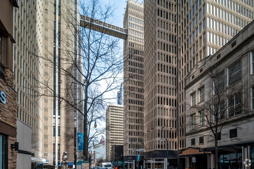 More Photos Of 235 Peachtree St NE, Atlanta Office For Lease